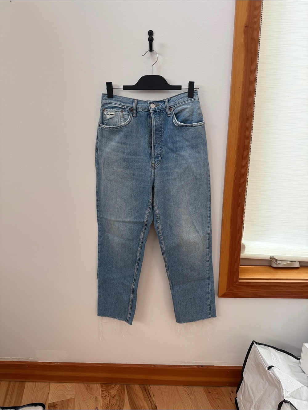 Re/Done Women’s Light Blue Straight-Leg Jeans, size 29